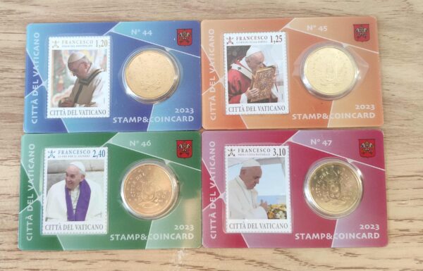 Lot 4 coincards + Timbres - Vatican 2023 - Pape François 50 cents